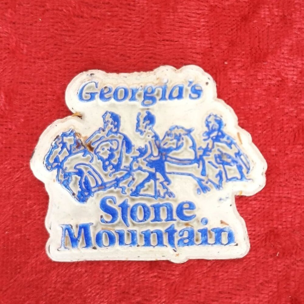 Vintage Georgias Stone Mountain Souvenir Magnet